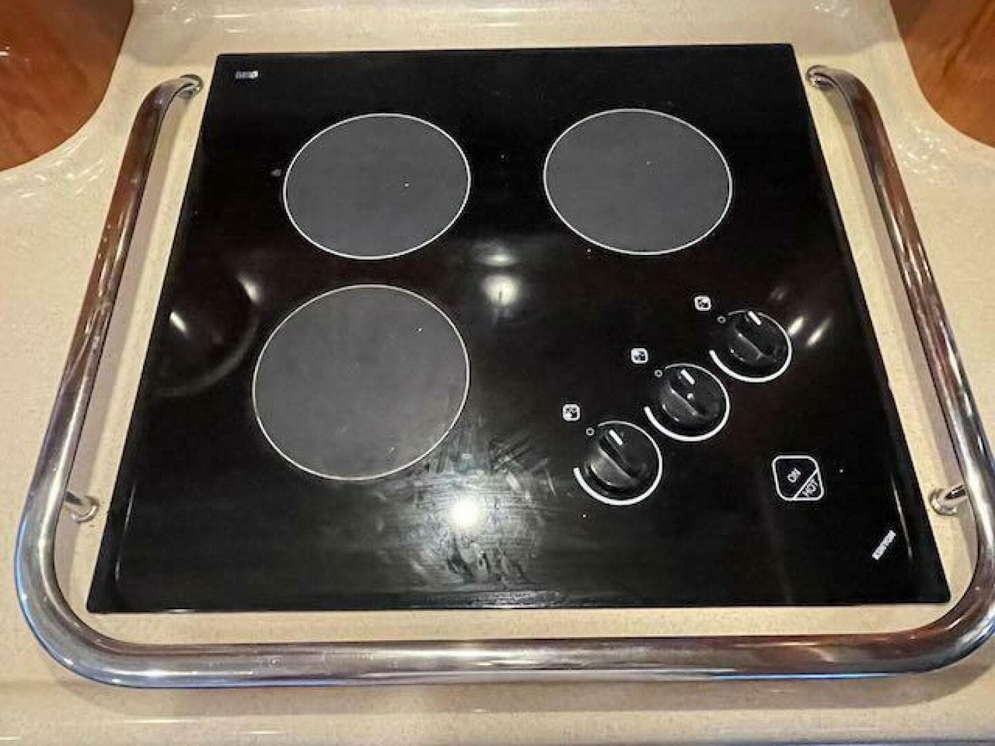 1999 Sea Ray 480 Sedan Bridge — photo 43