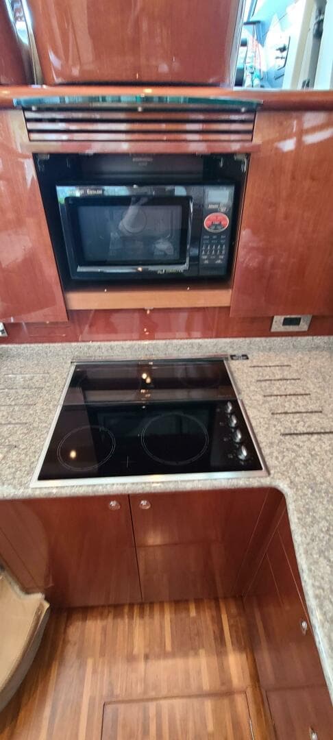 2006 Viking Sport Cruisers 61 Flybridge — photo 5