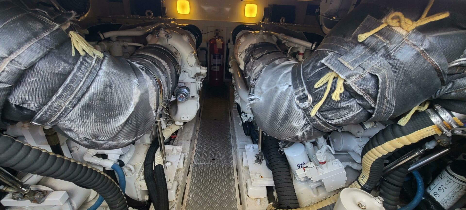 2006 Viking Sport Cruisers 61 Flybridge — photo 24