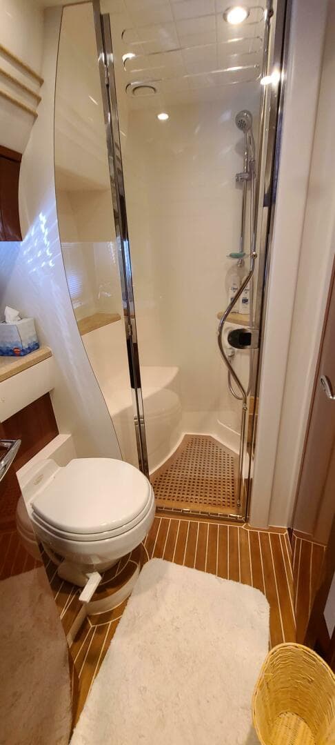 2006 Viking Sport Cruisers 61 Flybridge — photo 20