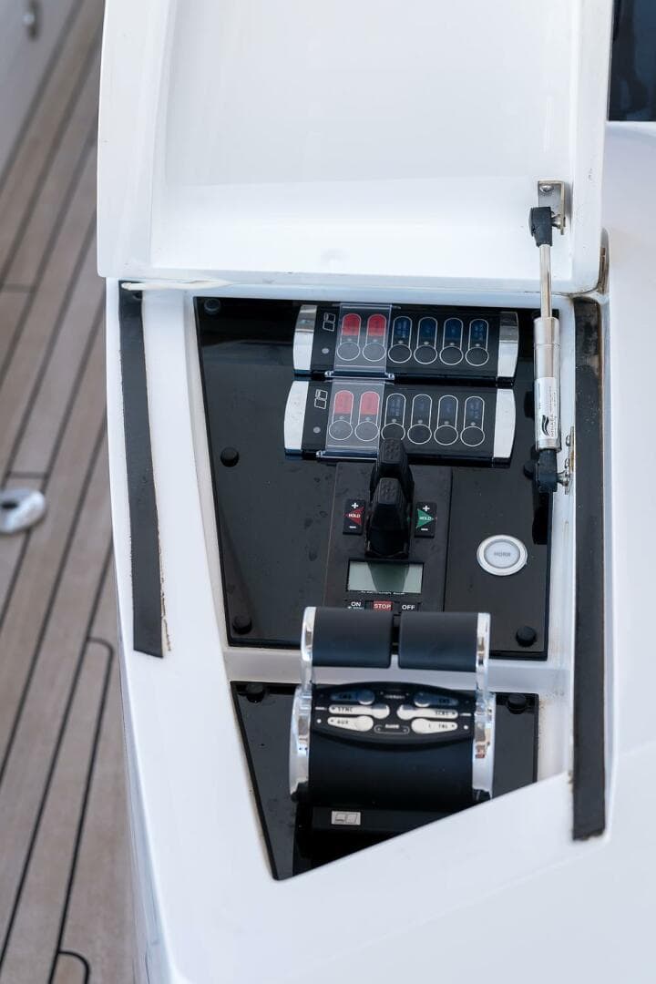 2020 Sunseeker 86 — photo 28