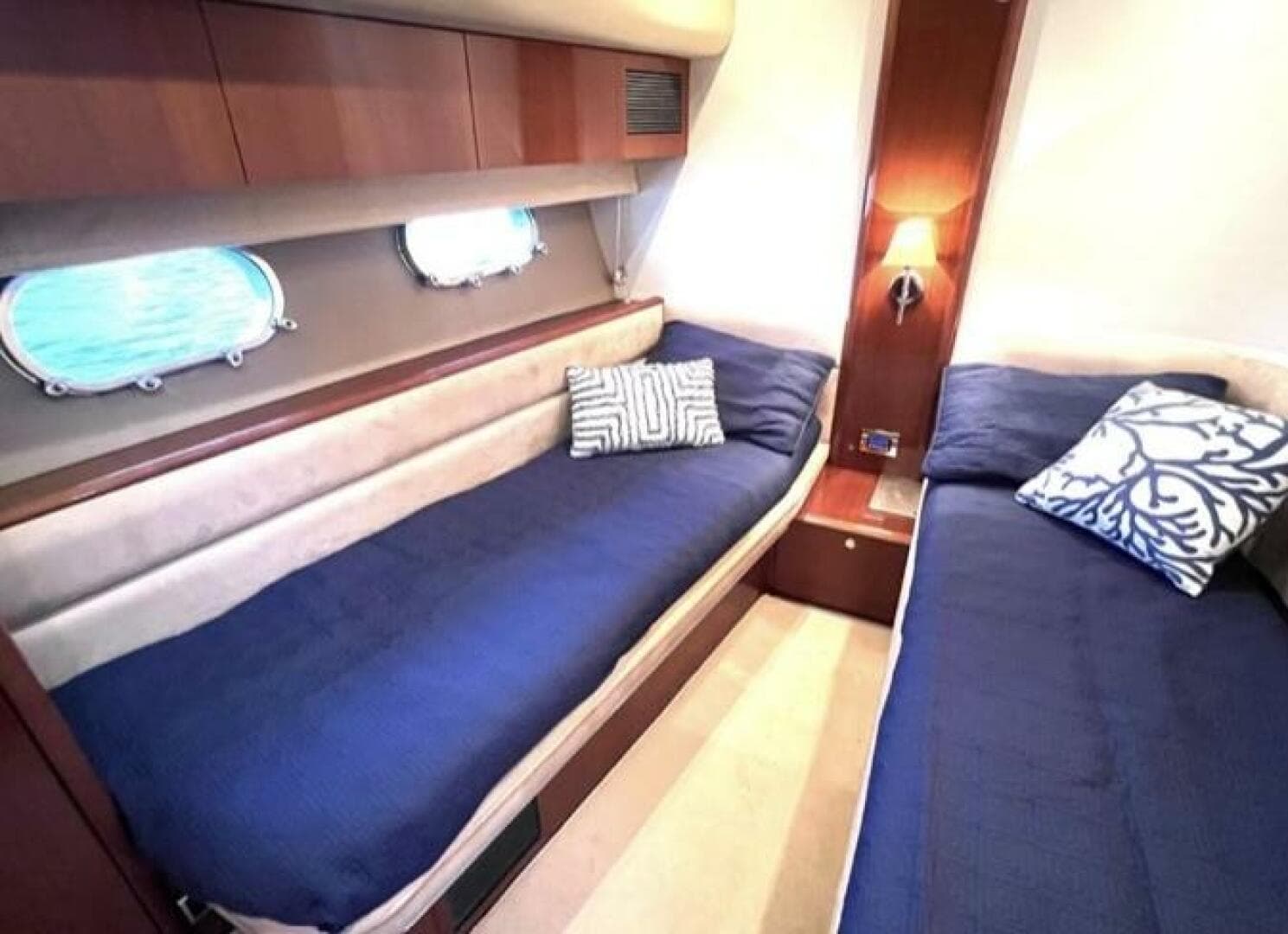 2008 Viking Princess 67 Flybridge — photo 11