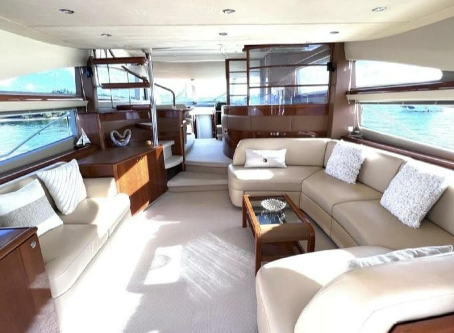 2008 Viking Princess 67 Flybridge — photo 5