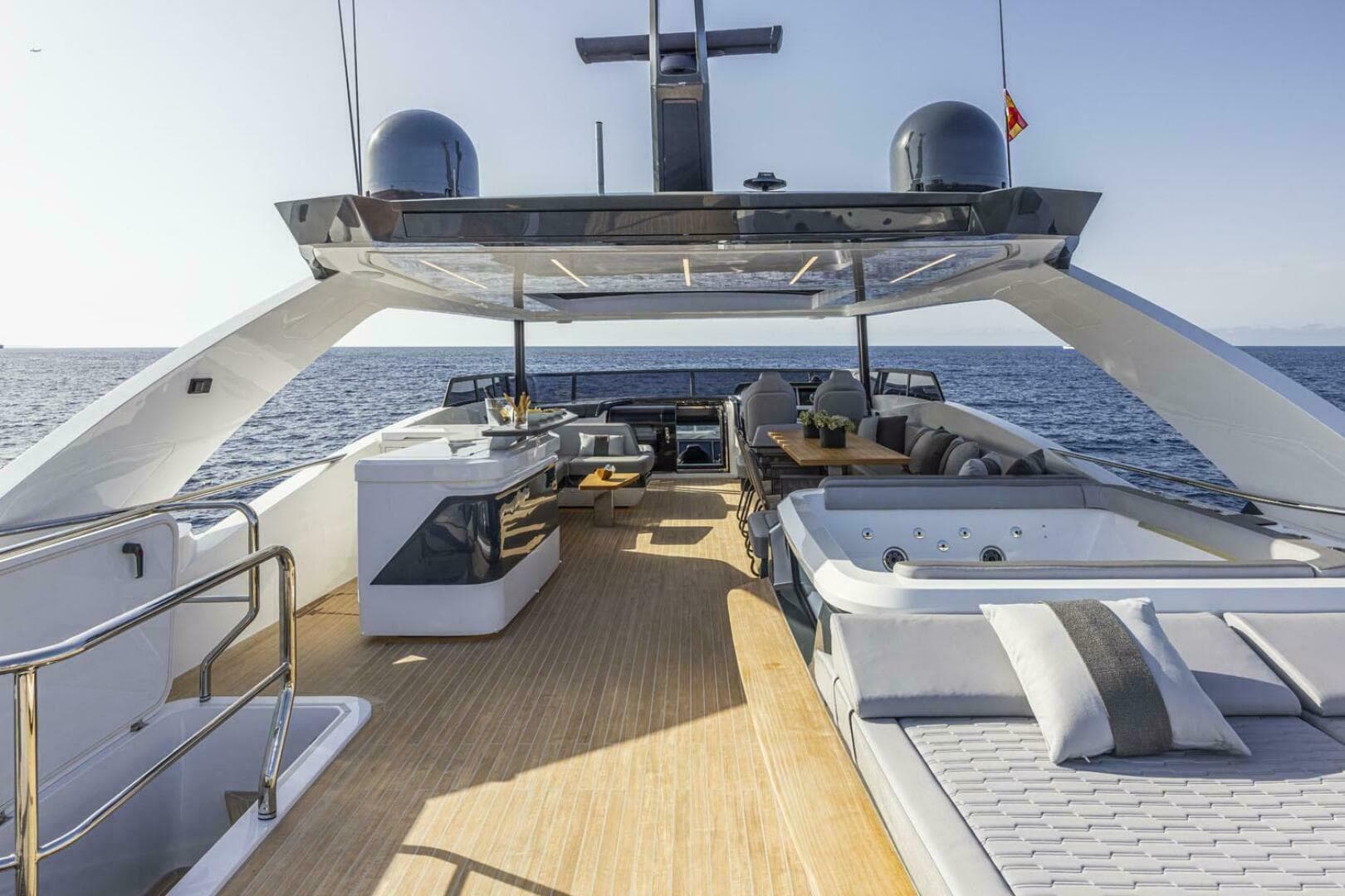 2026 Pearl 82 — photo 8