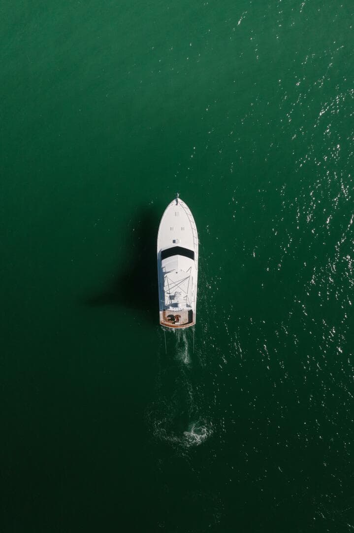 2005 Hatteras 68 Convertible — photo 43