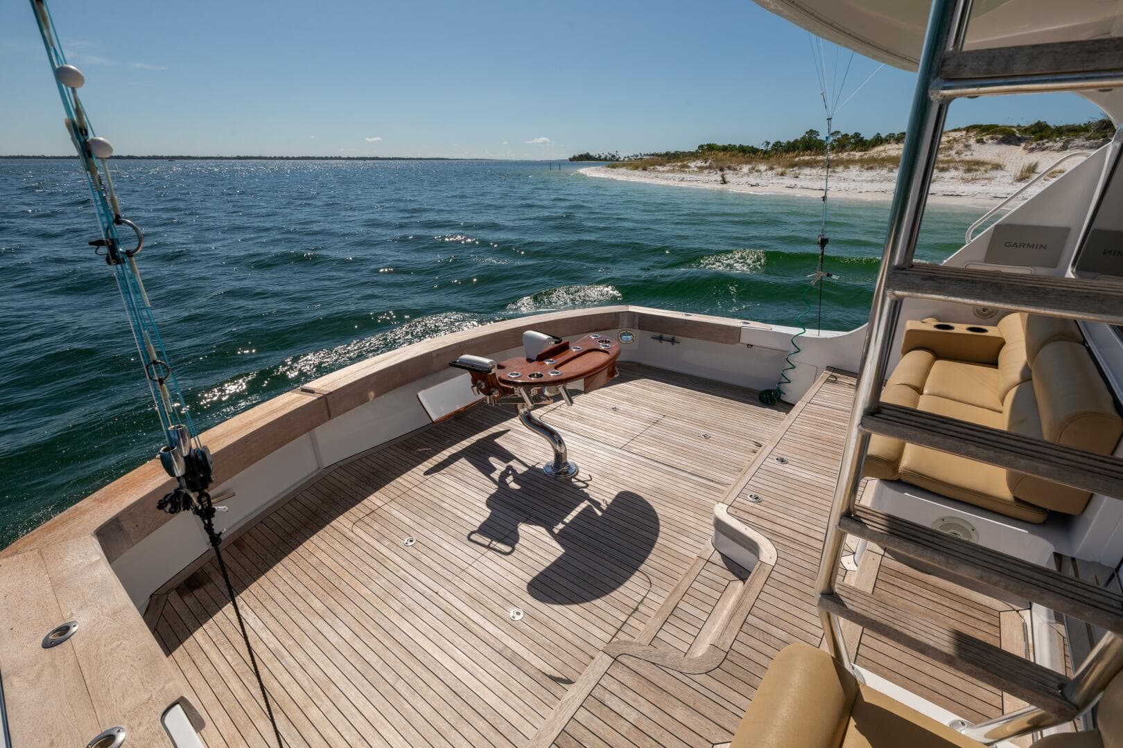 2005 Hatteras 68 Convertible — photo 36