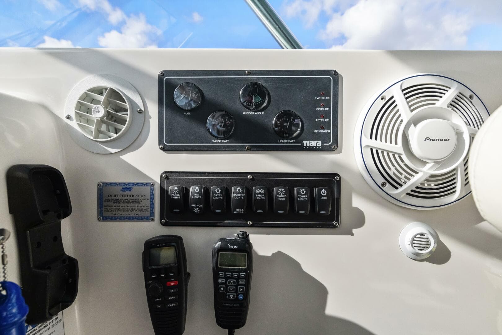 2007 Tiara Yachts 4200 Open — photo 32