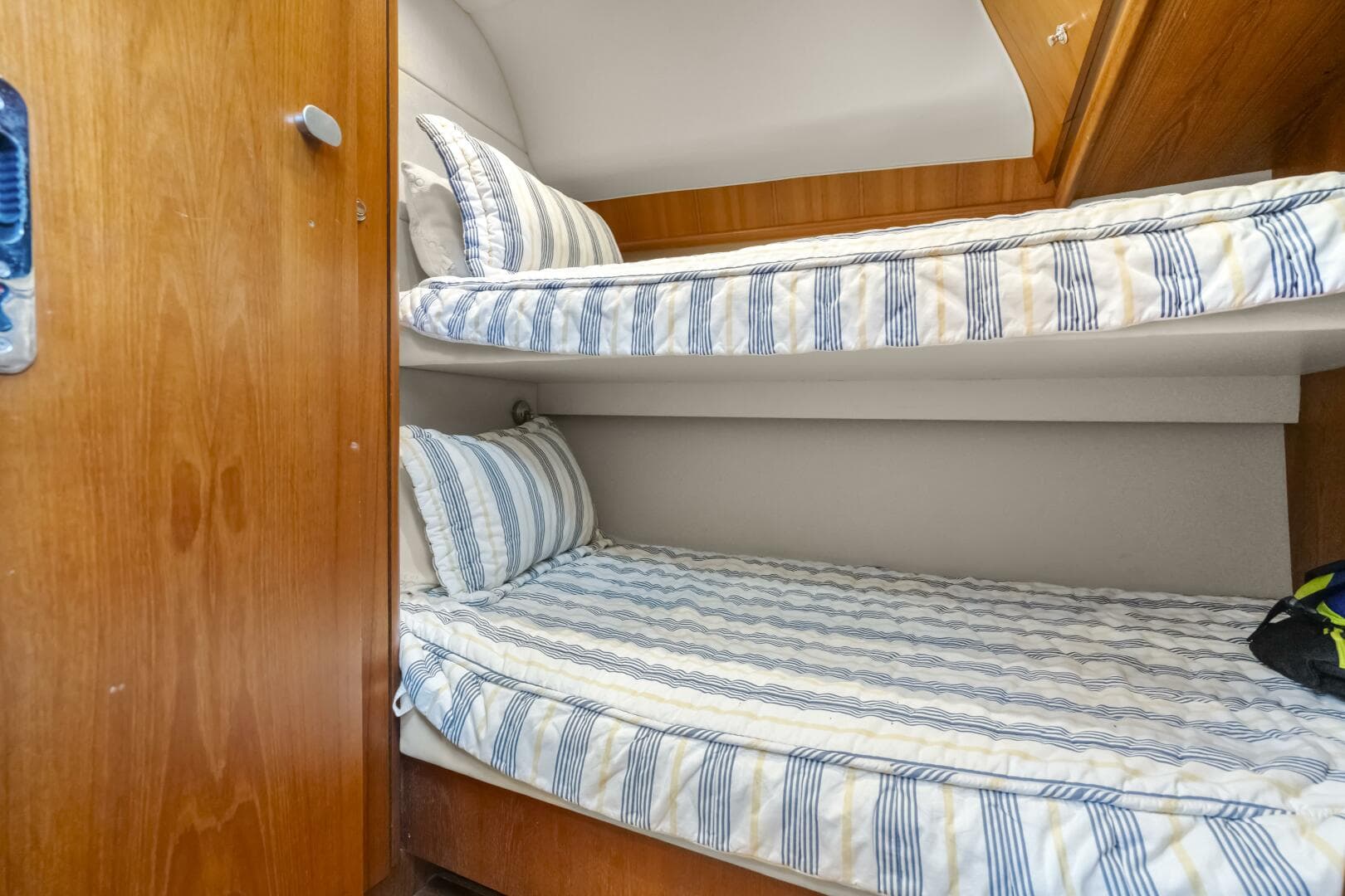 2007 Tiara Yachts 4200 Open — photo 39