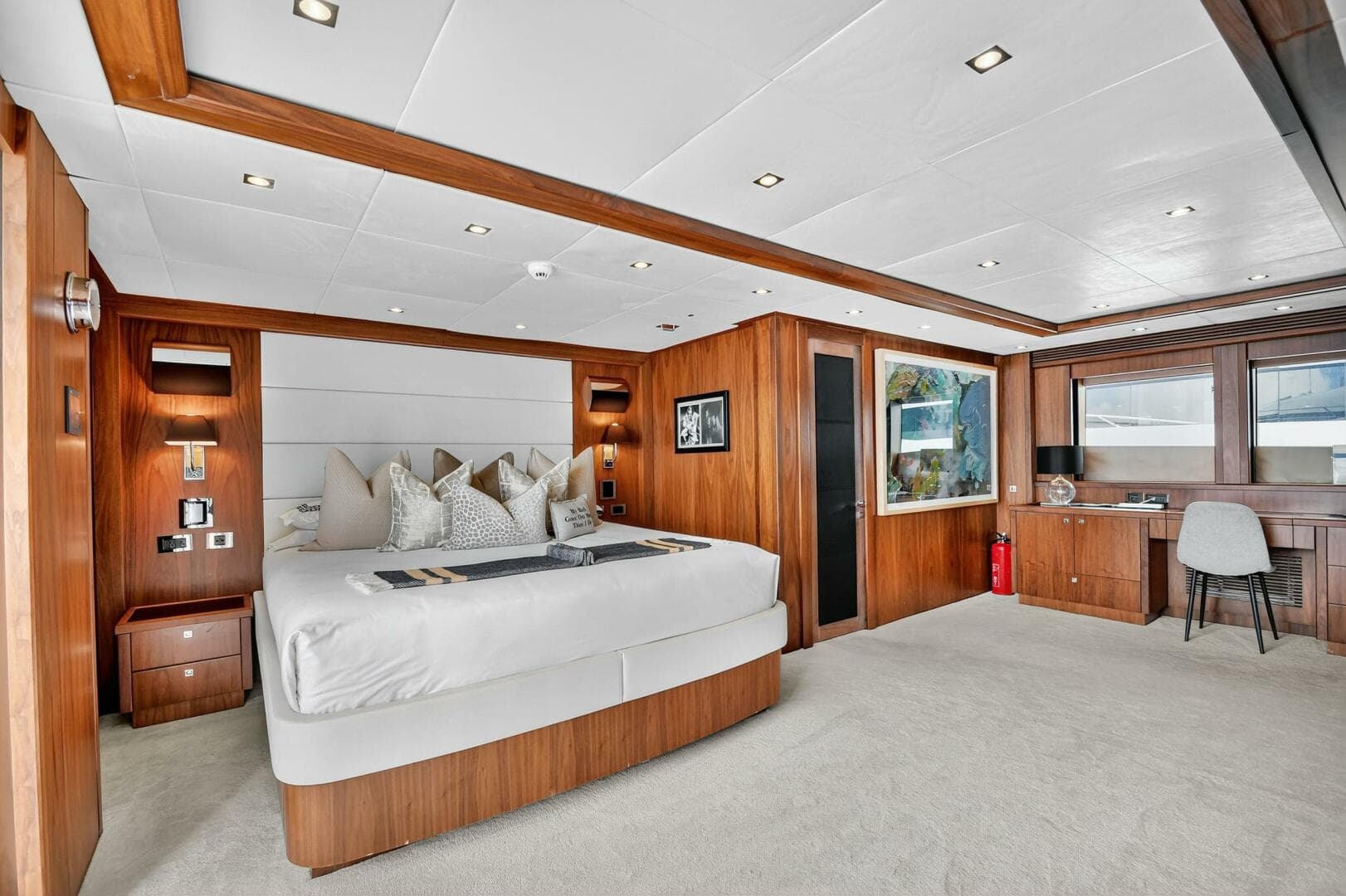 2010 Sunseeker 40M — photo 14