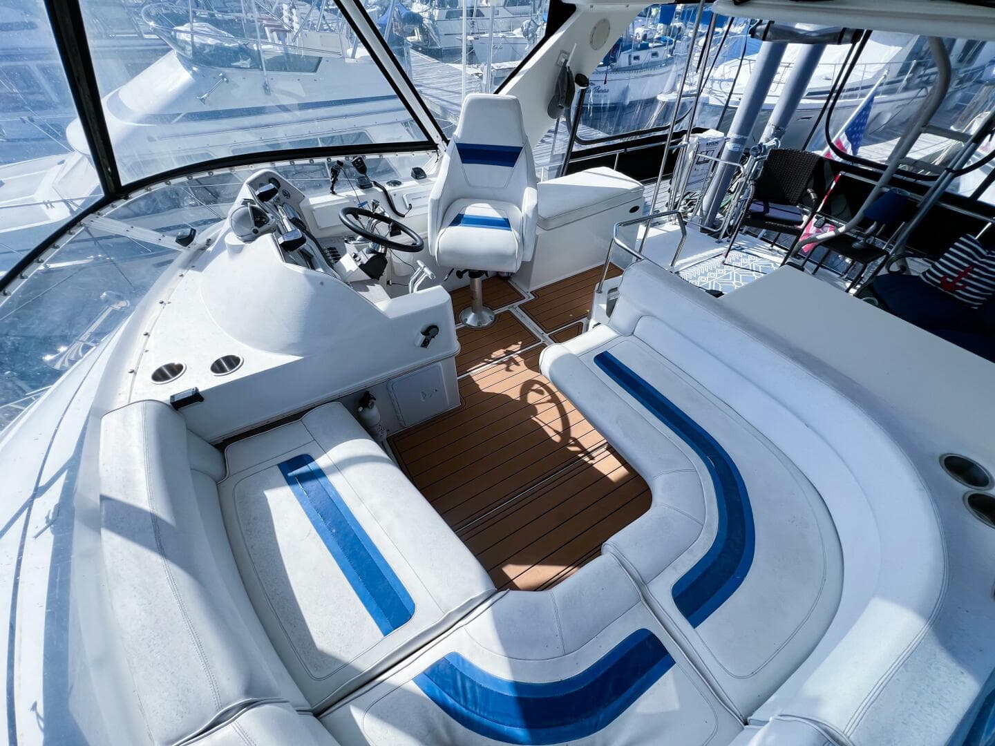 1994 Cruisers 3850 — photo 13