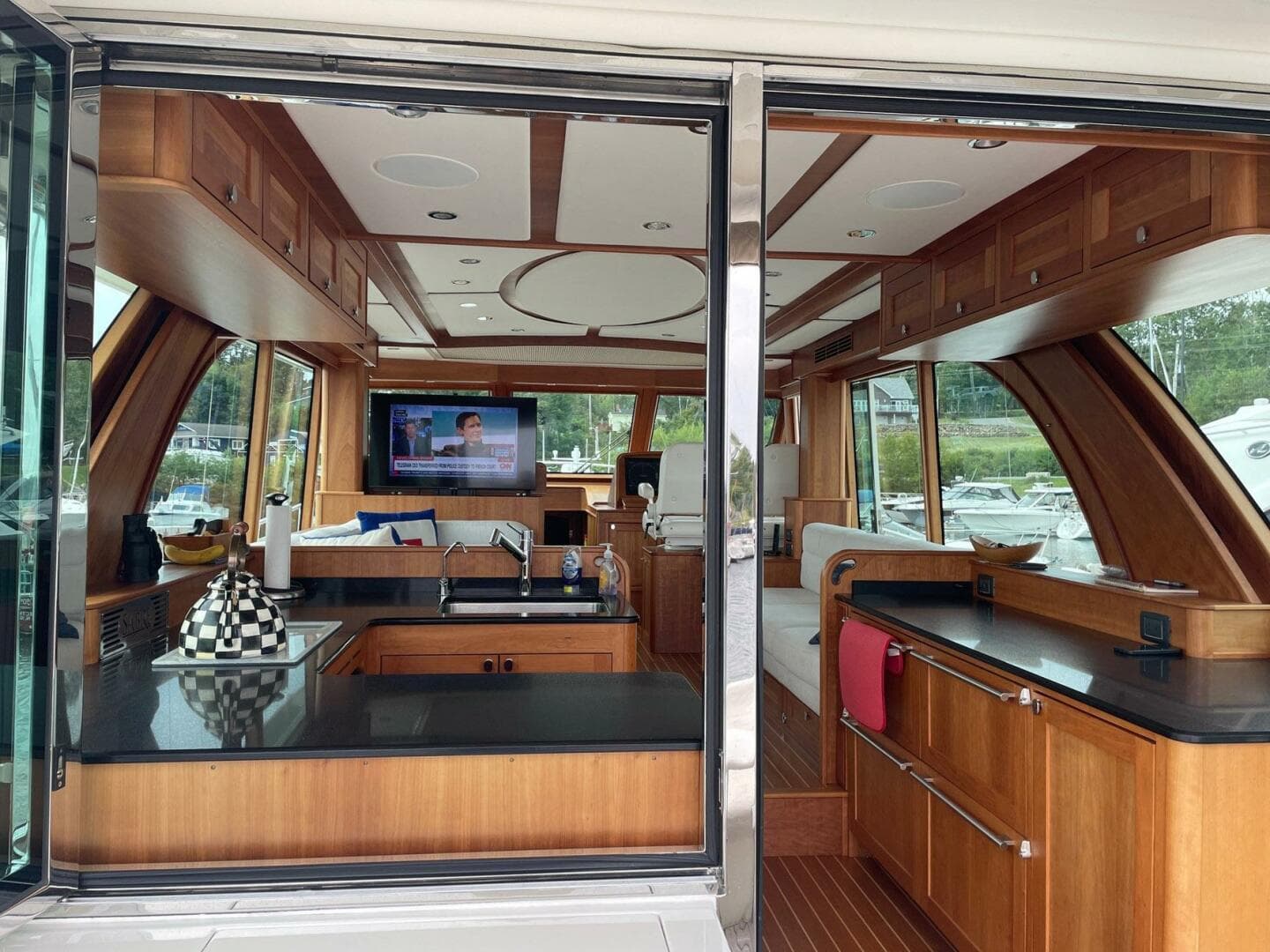 2021 Sabre 58 Salon Express — photo 5