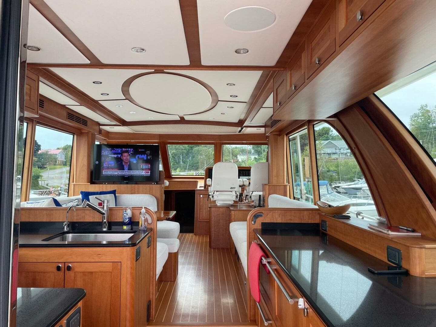 2021 Sabre 58 Salon Express — photo 6