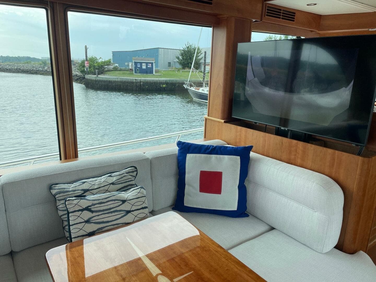 2021 Sabre 58 Salon Express — photo 10