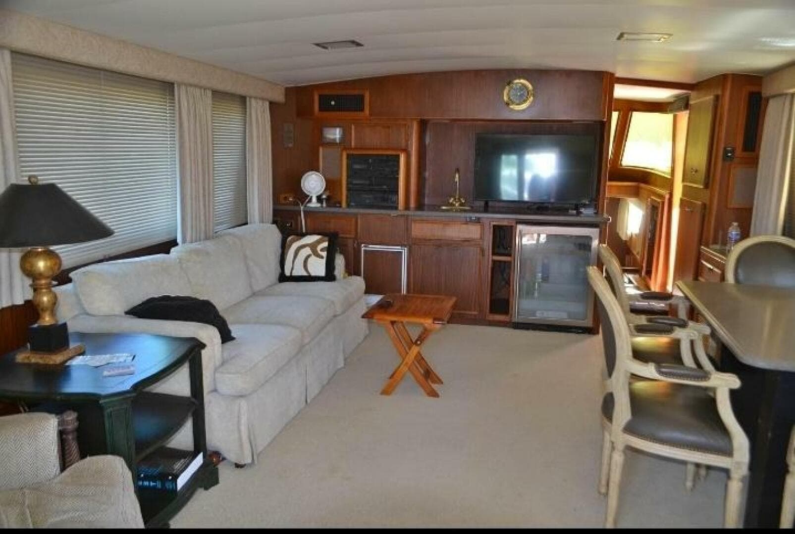 1984 Hatteras 53 Extended Deck — photo 8