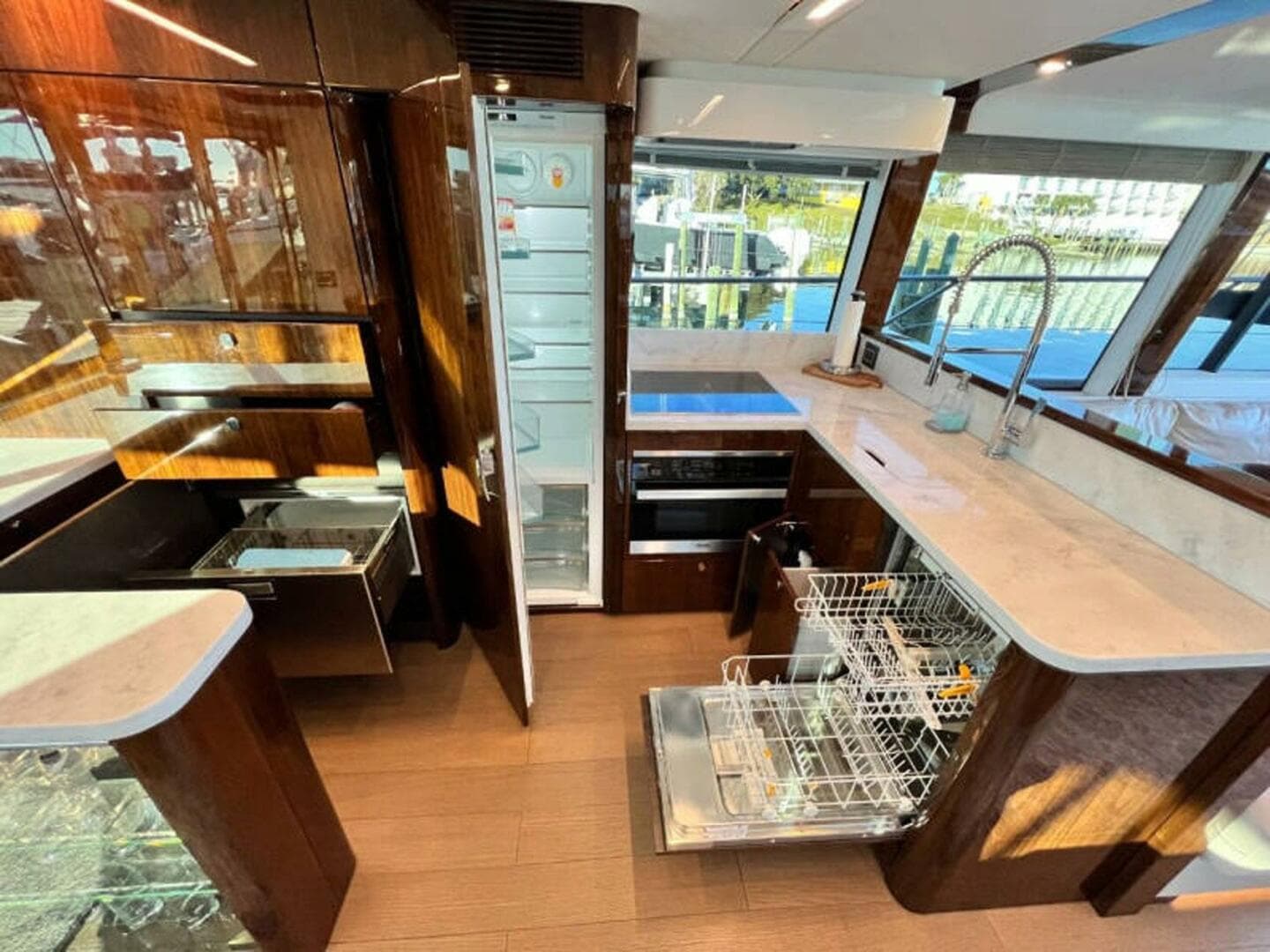 2020 Fairline Squadron — photo 16