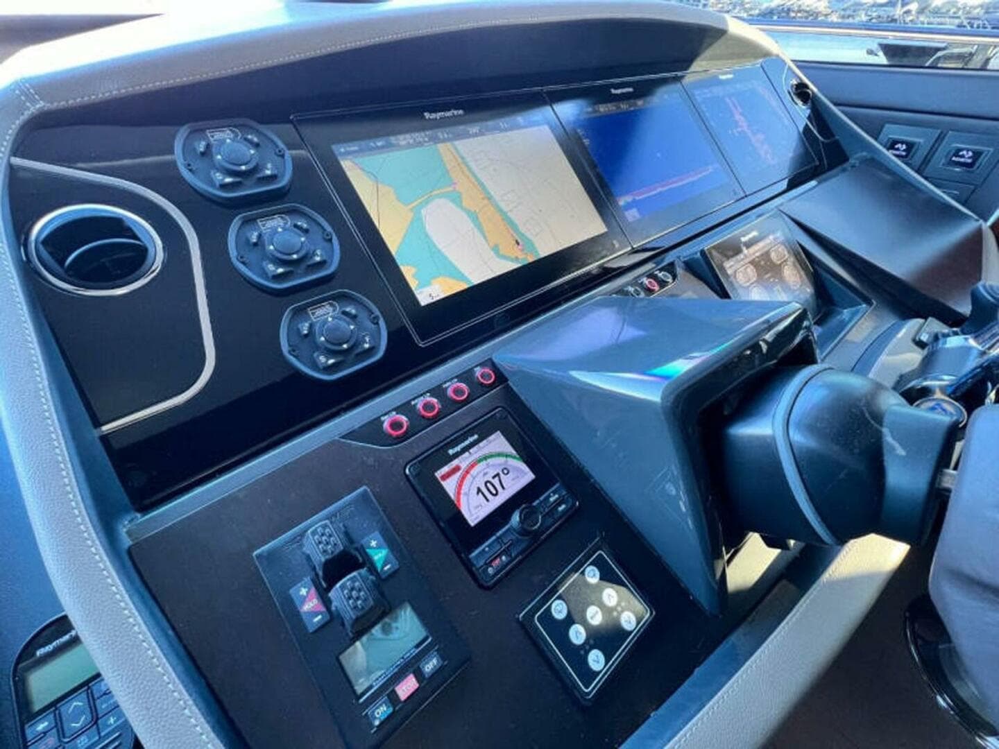 2020 Fairline Squadron — photo 59