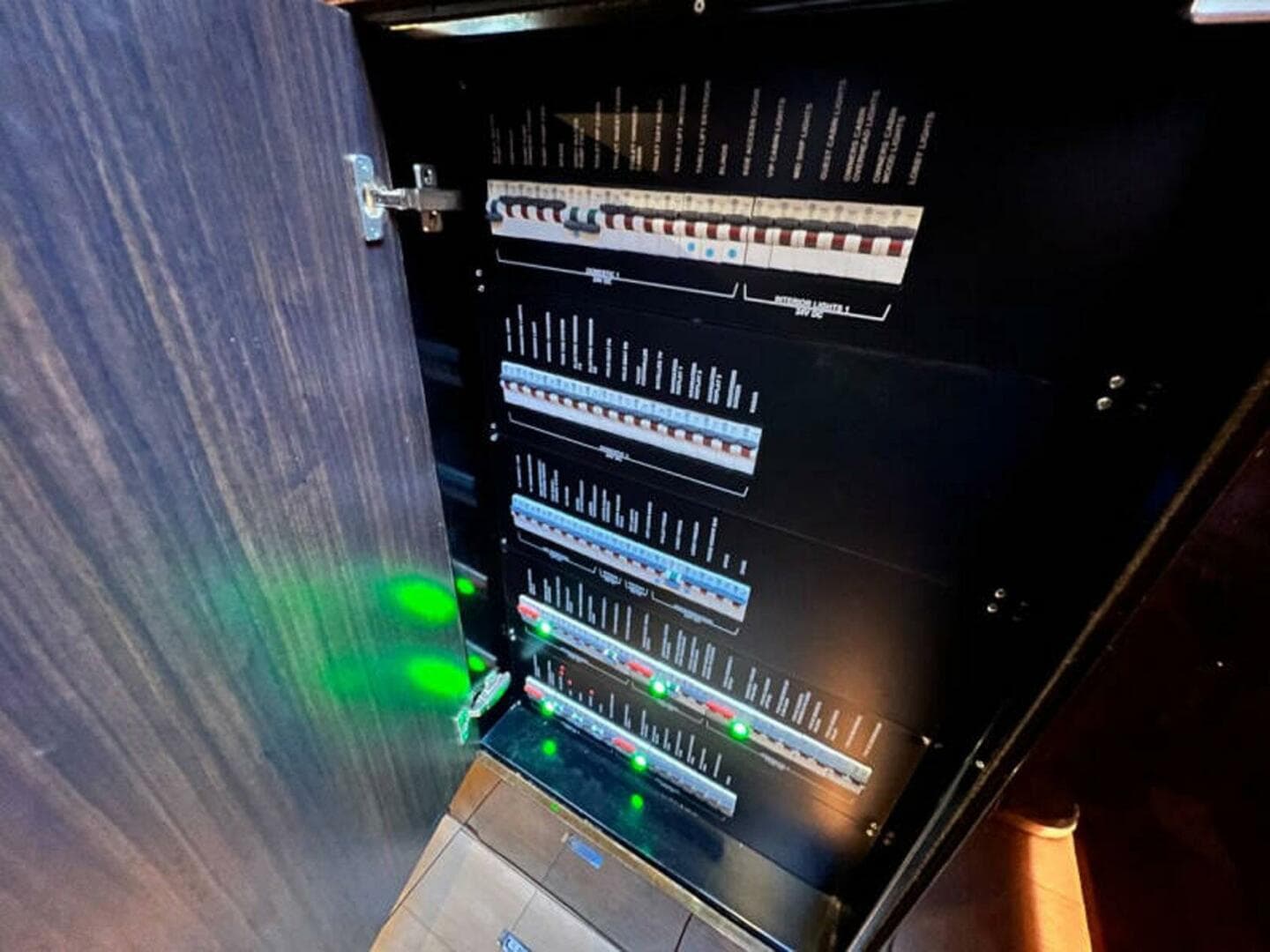 2020 Fairline Squadron — photo 40