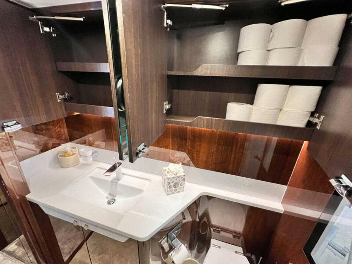 2020 Fairline Squadron — photo 50