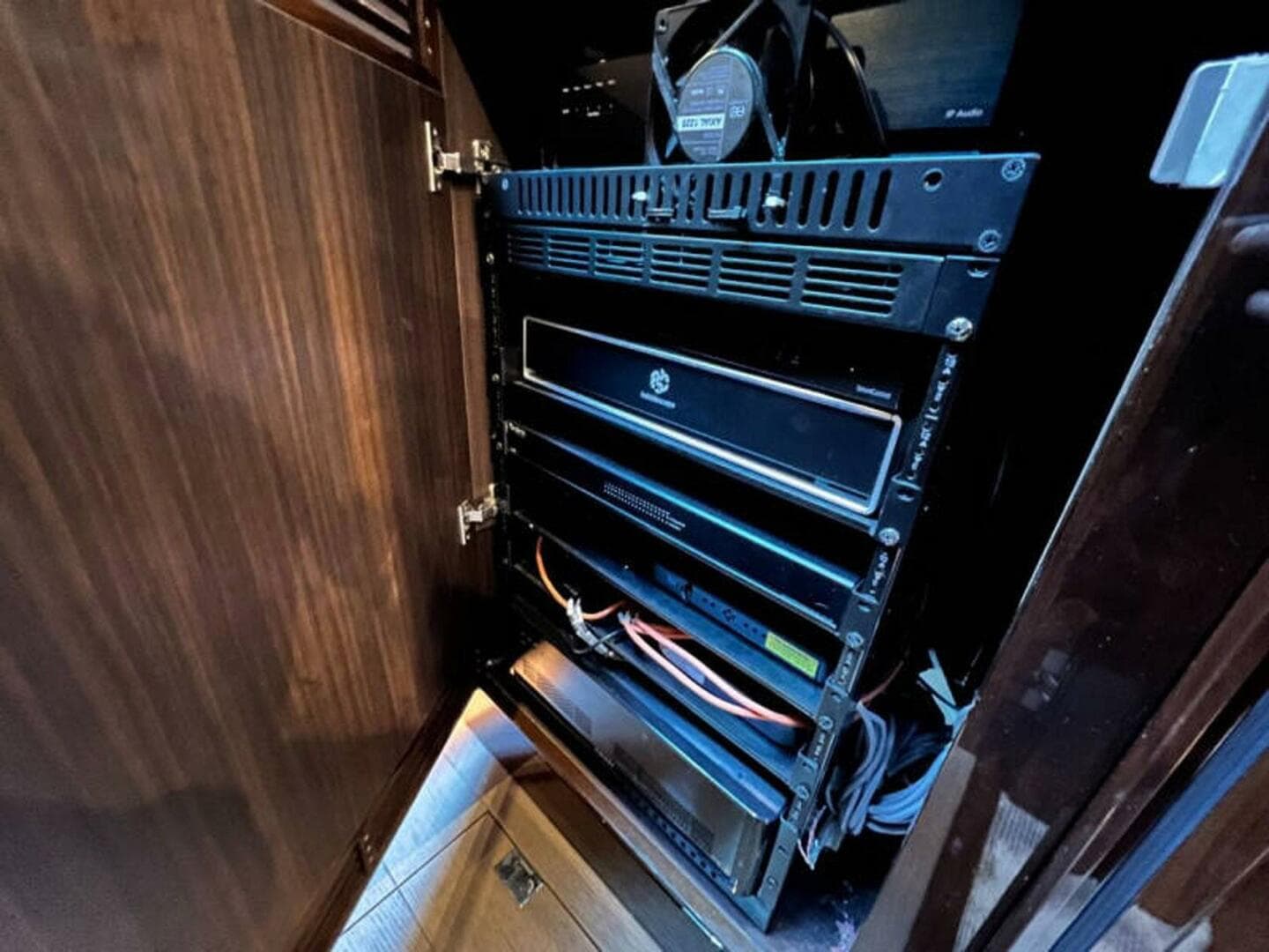 2020 Fairline Squadron — photo 41