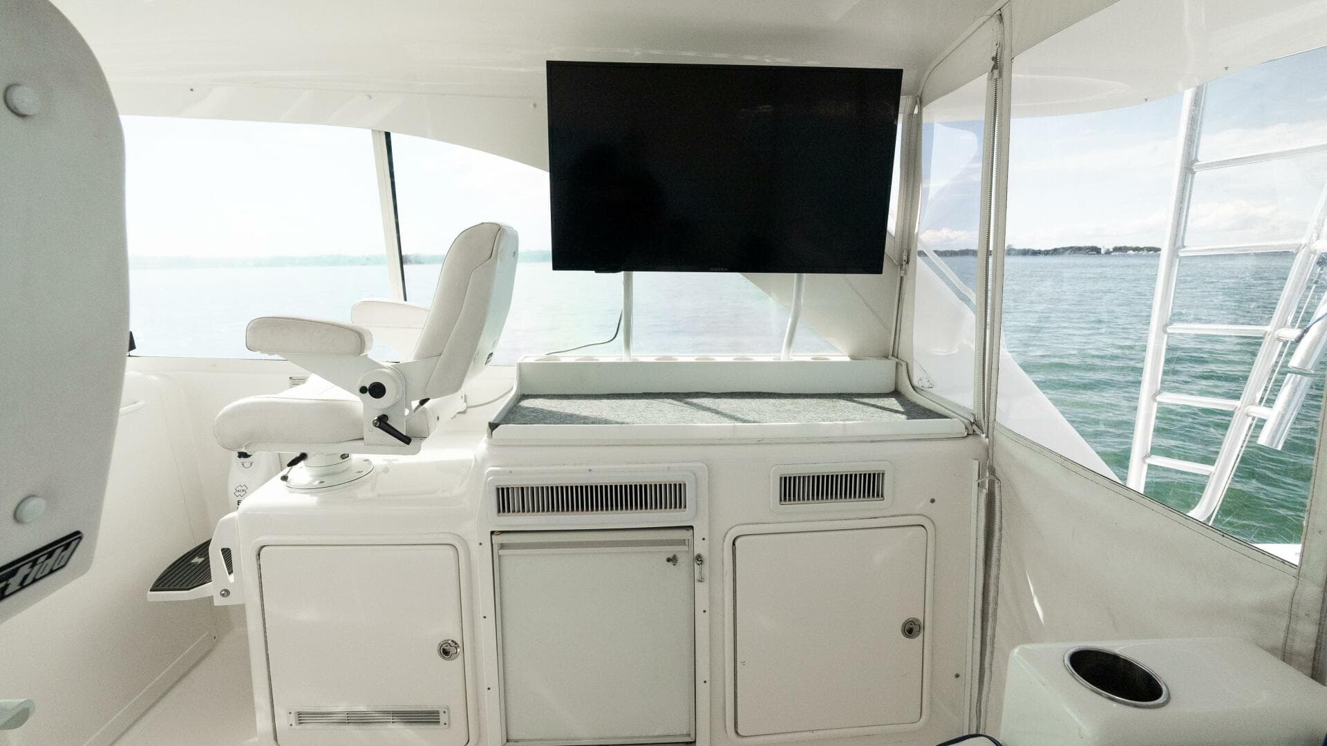 2012 Cabo 44 Htx — photo 34