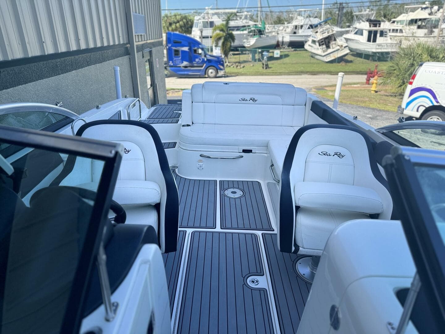 2014 Sea Ray 260 Sundeck — photo 9