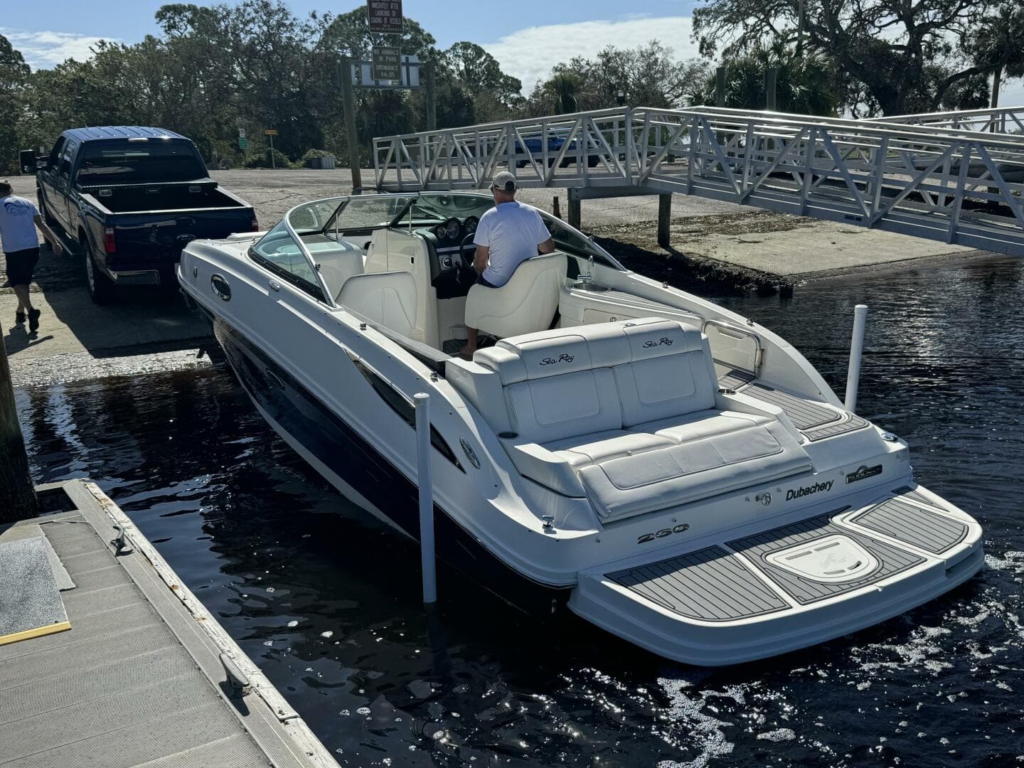2014 Sea Ray 260 Sundeck — photo 15