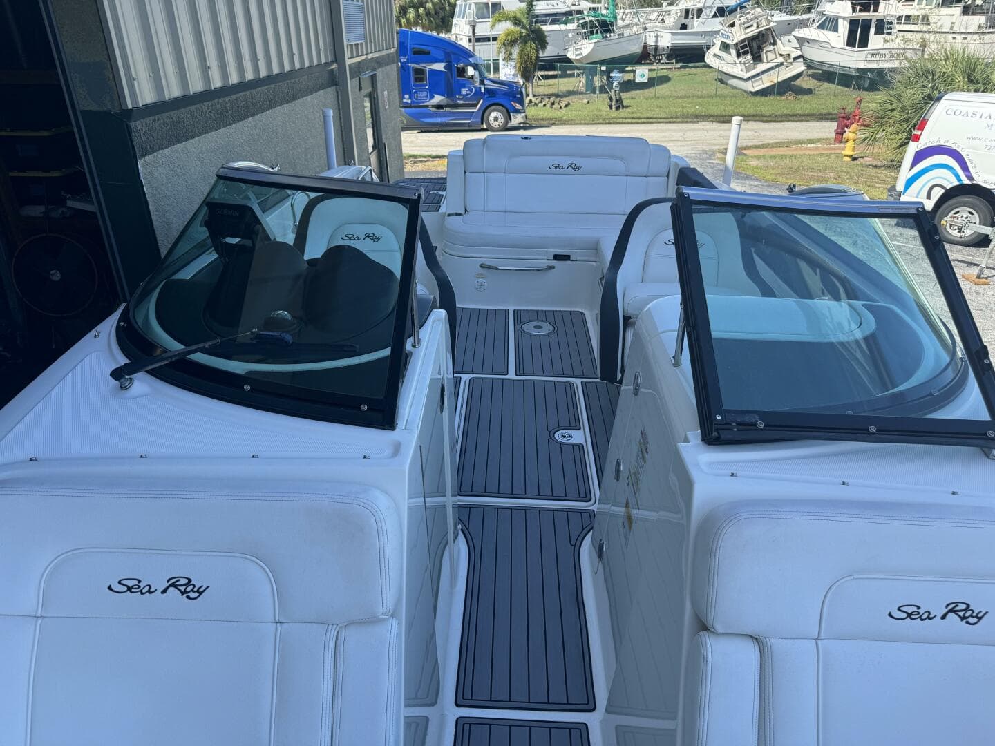 2014 Sea Ray 260 Sundeck — photo 7