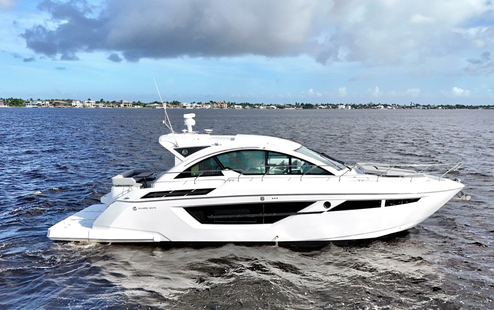 2020 Cruisers Yachts 50 Cantius — photo 1