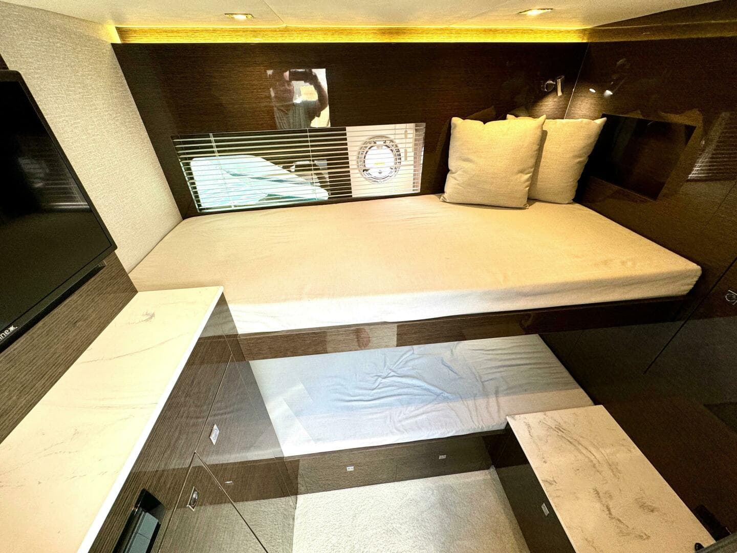 2020 Cruisers Yachts 50 Cantius — photo 33