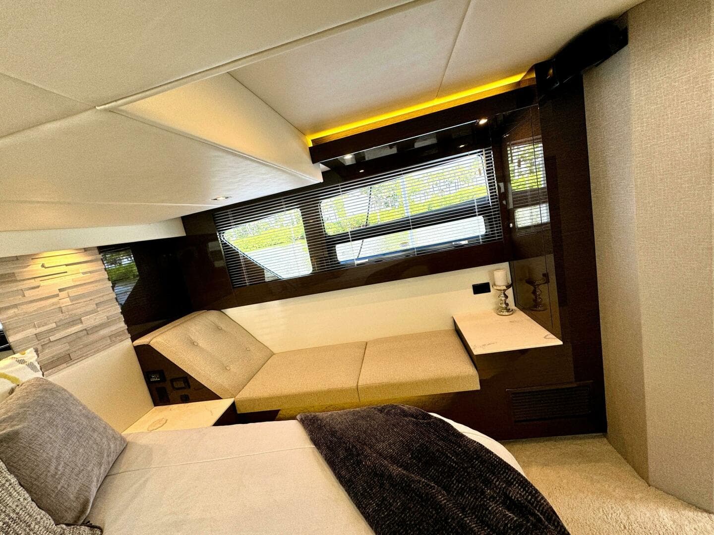 2020 Cruisers Yachts 50 Cantius — photo 26