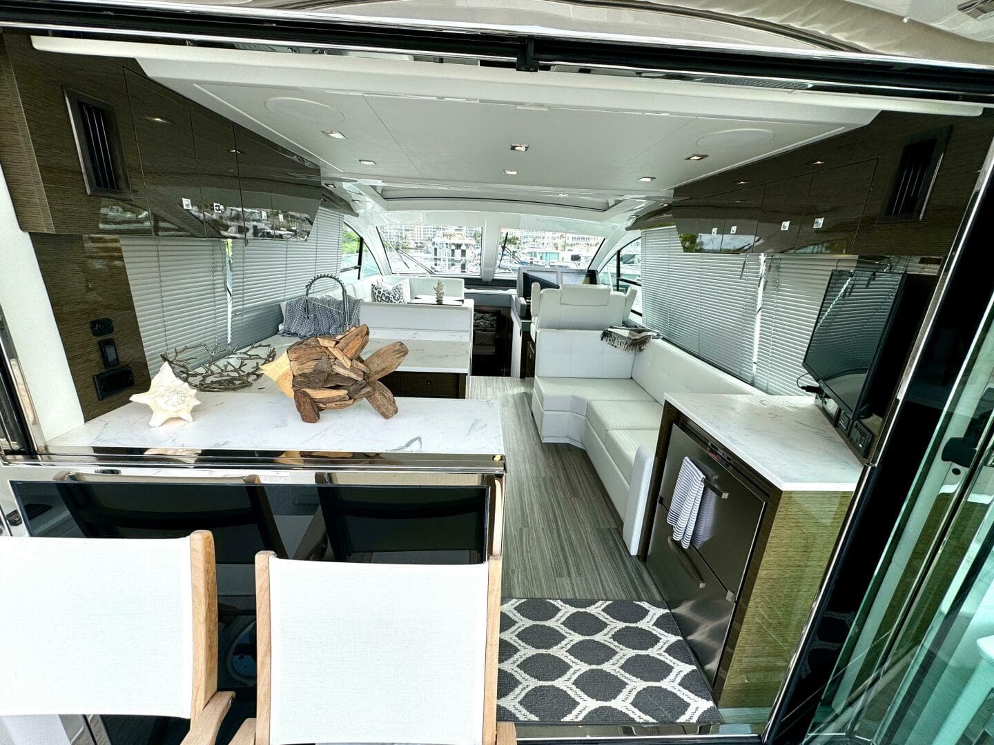 2020 Cruisers Yachts 50 Cantius — photo 4