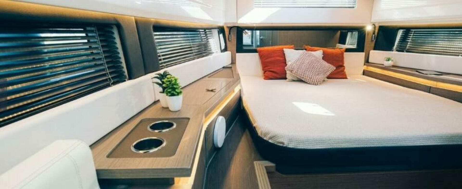 2025 Wellcraft 38 Explorer — photo 9