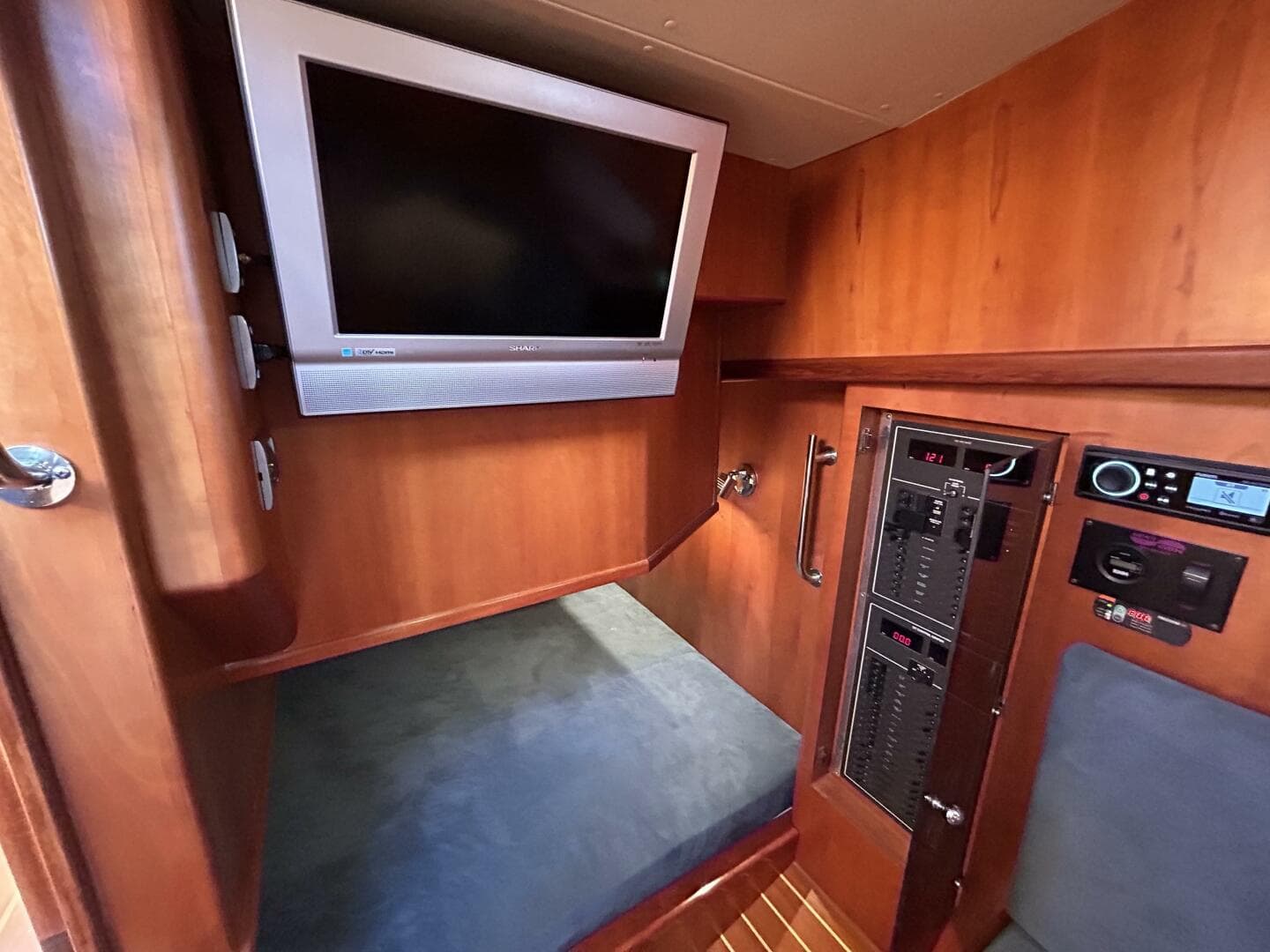 2008 Rivolta 45 — photo 27