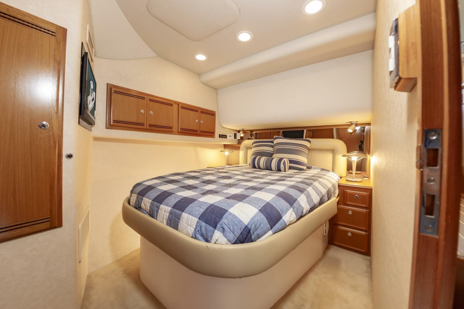 2008 Cabo 43 Convertible — photo 40