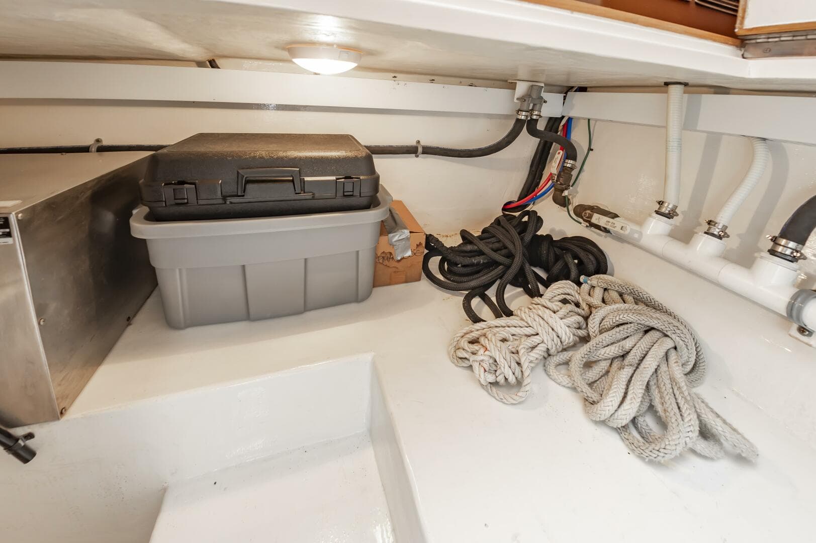 2008 Cabo 43 Convertible — photo 37