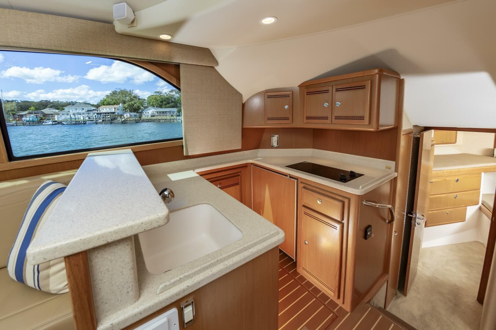 2008 Cabo 43 Convertible — photo 28