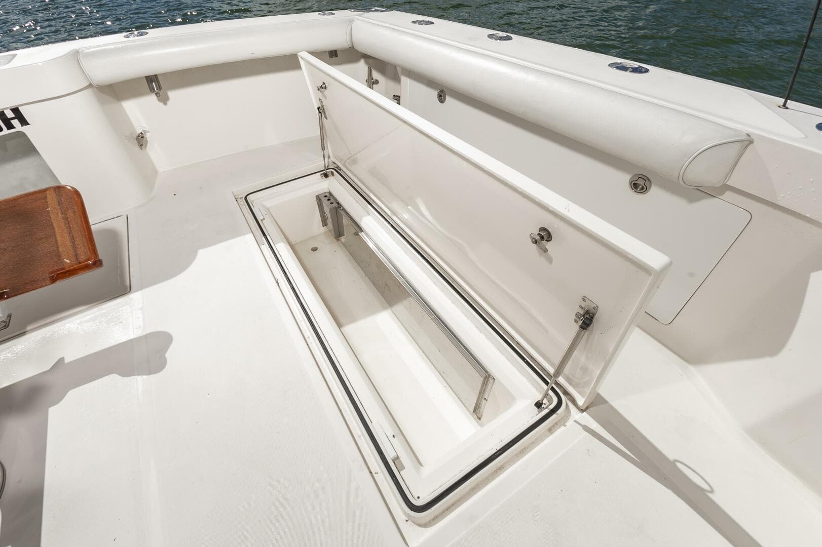 2008 Cabo 43 Convertible — photo 19