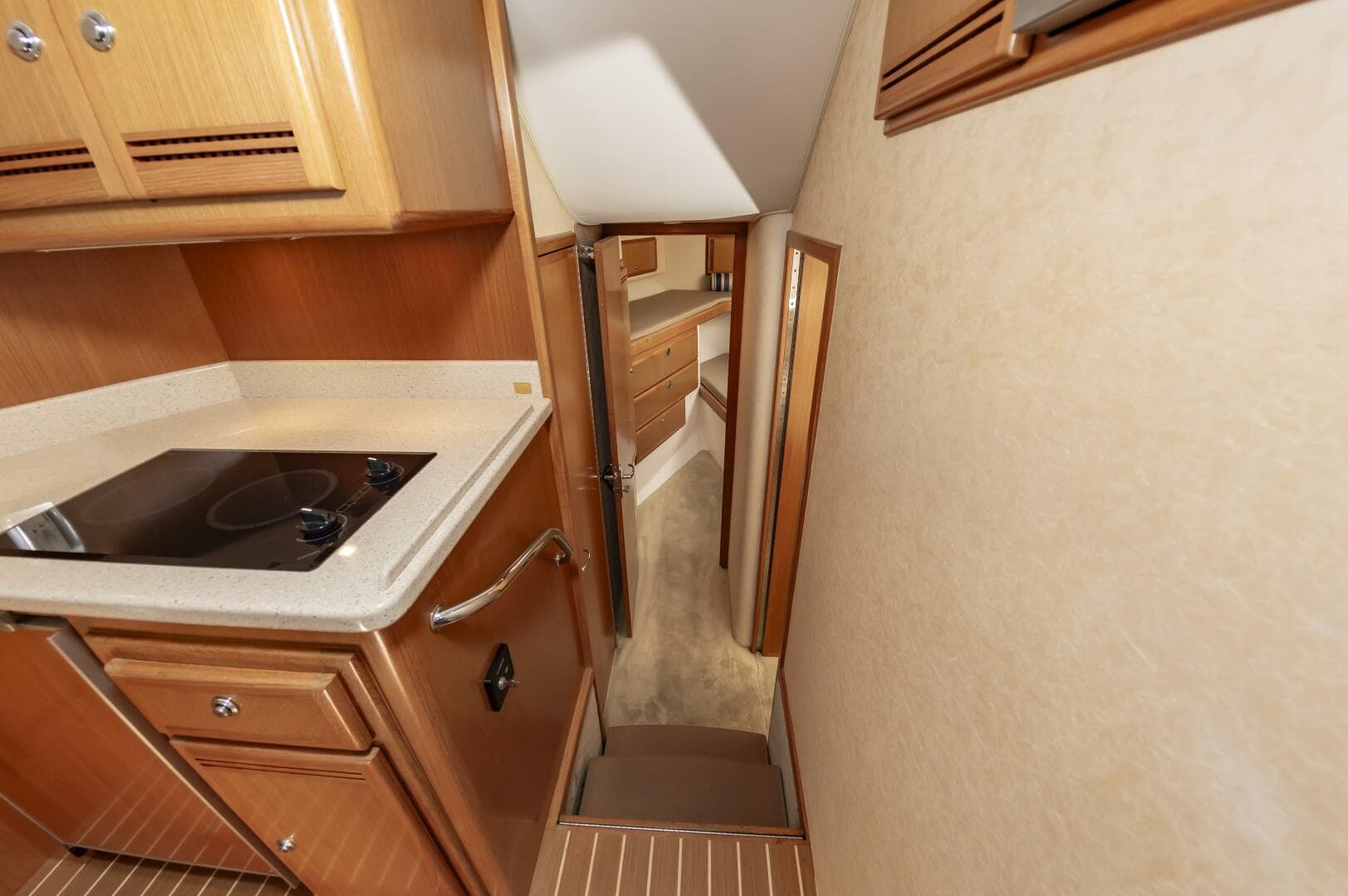 2008 Cabo 43 Convertible — photo 39