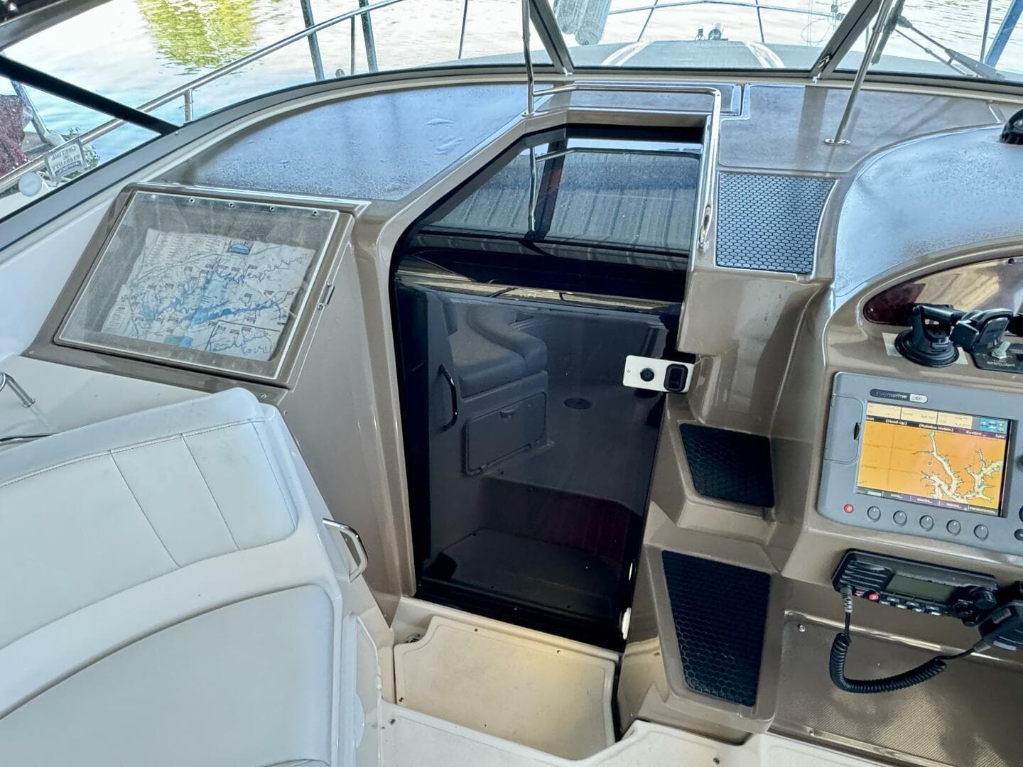 2006 Regal 3360 Window Express — photo 29