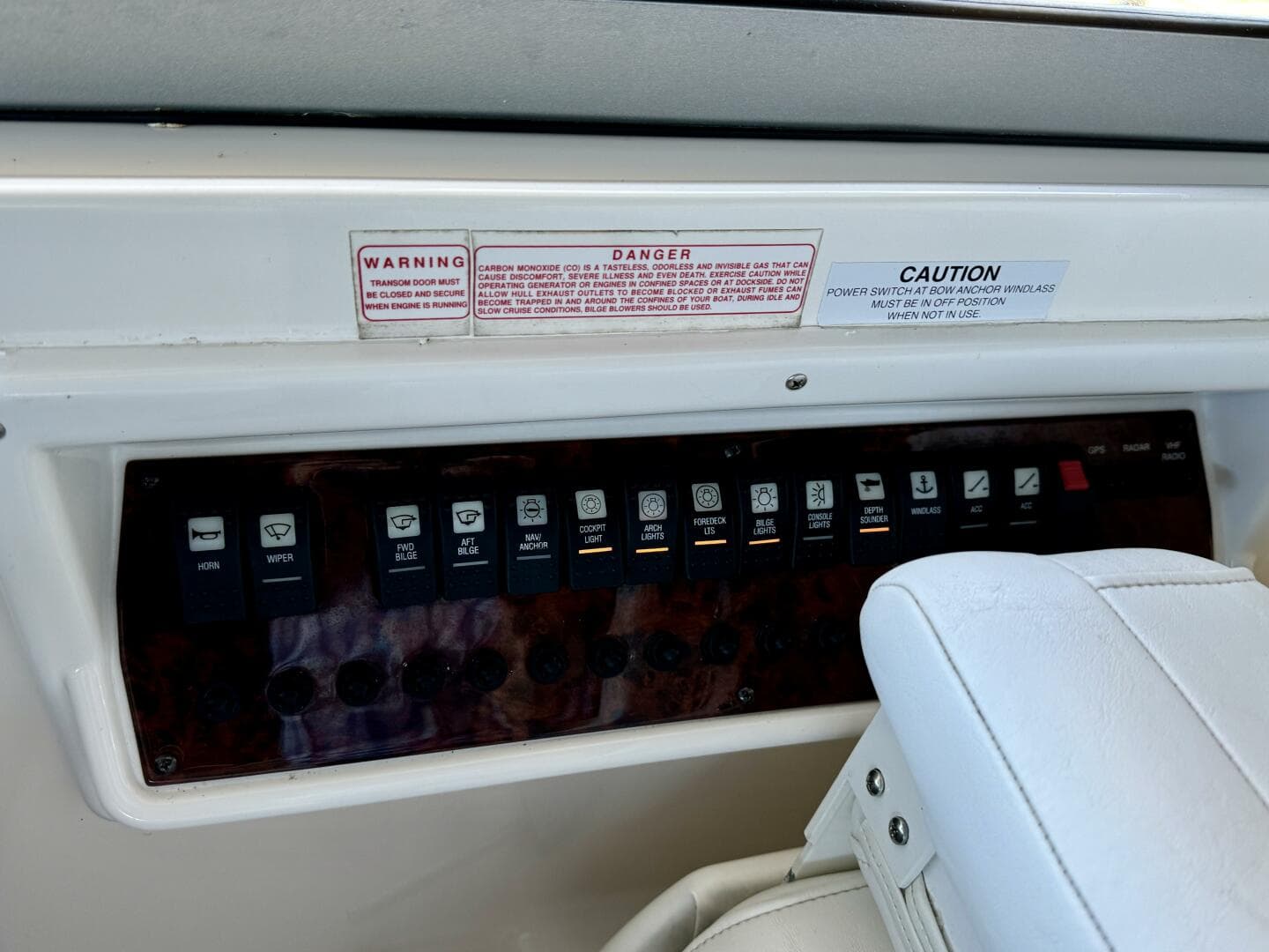 2006 Regal 3360 Window Express — photo 20