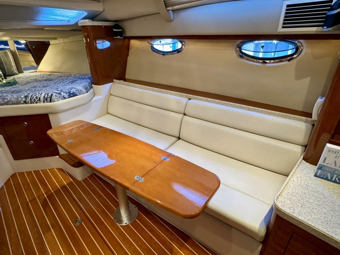 2006 Regal 3360 Window Express — photo 59