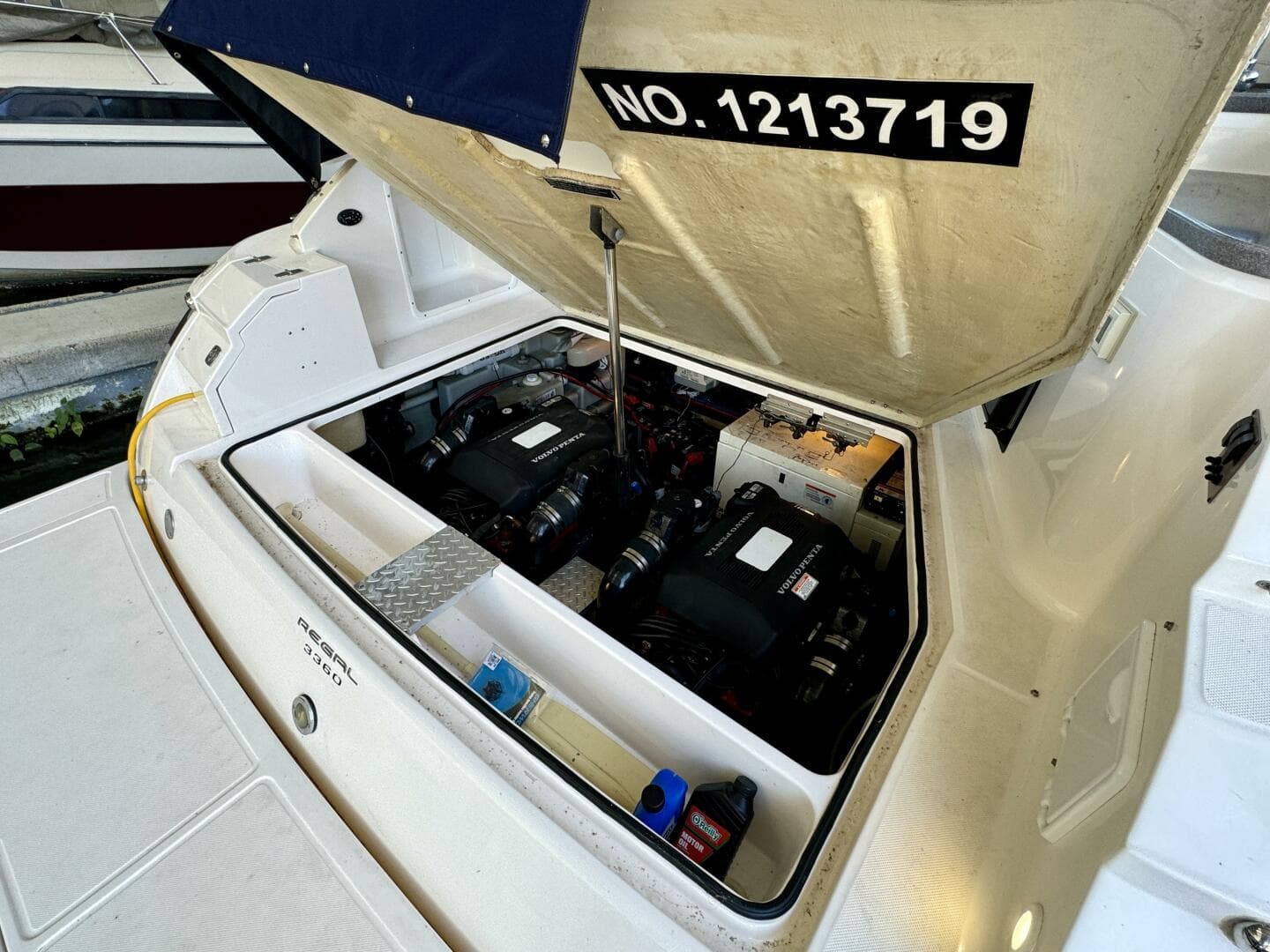 2006 Regal 3360 Window Express — photo 84