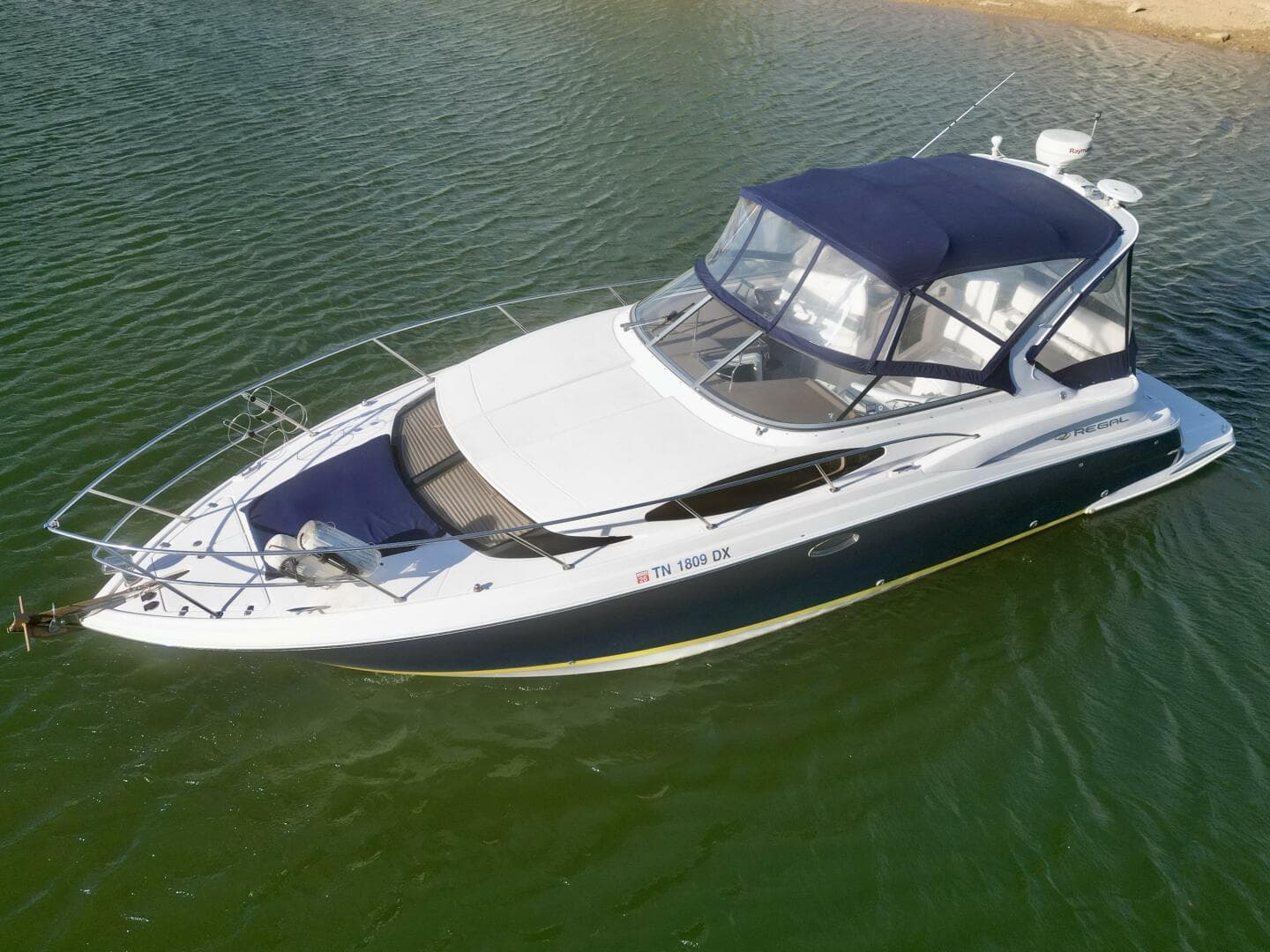 2006 Regal 3360 Window Express — photo 2