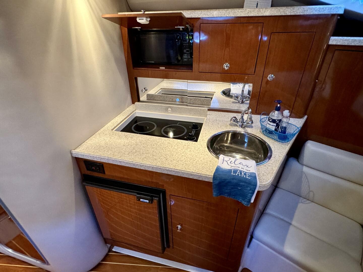 2006 Regal 3360 Window Express — photo 38