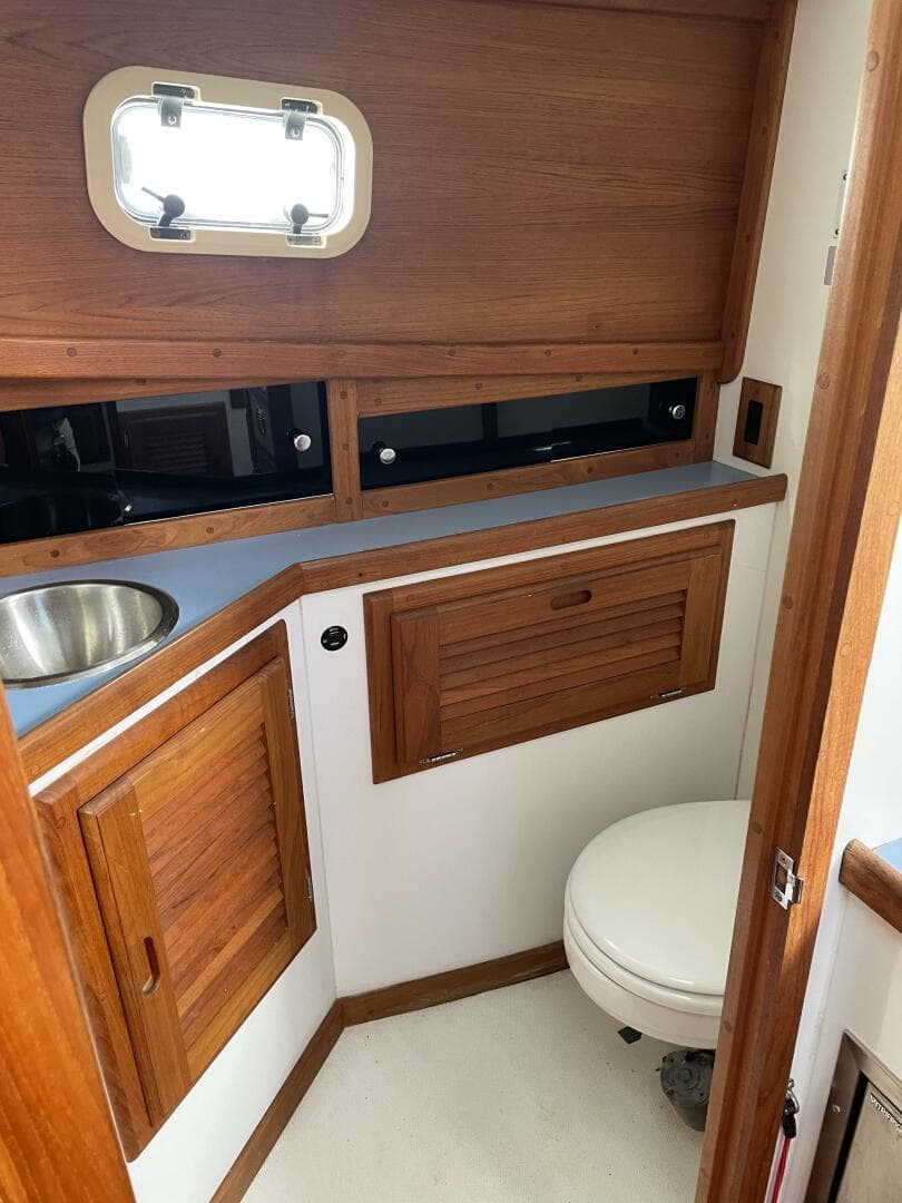 1988 Ellis Extended Pilothouse — photo 29