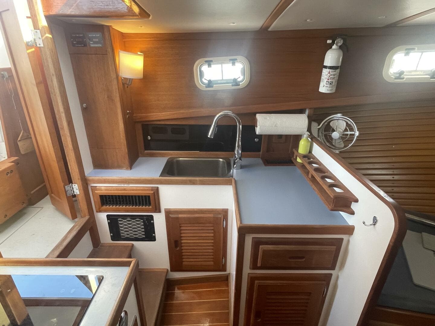 1988 Ellis Extended Pilothouse — photo 25