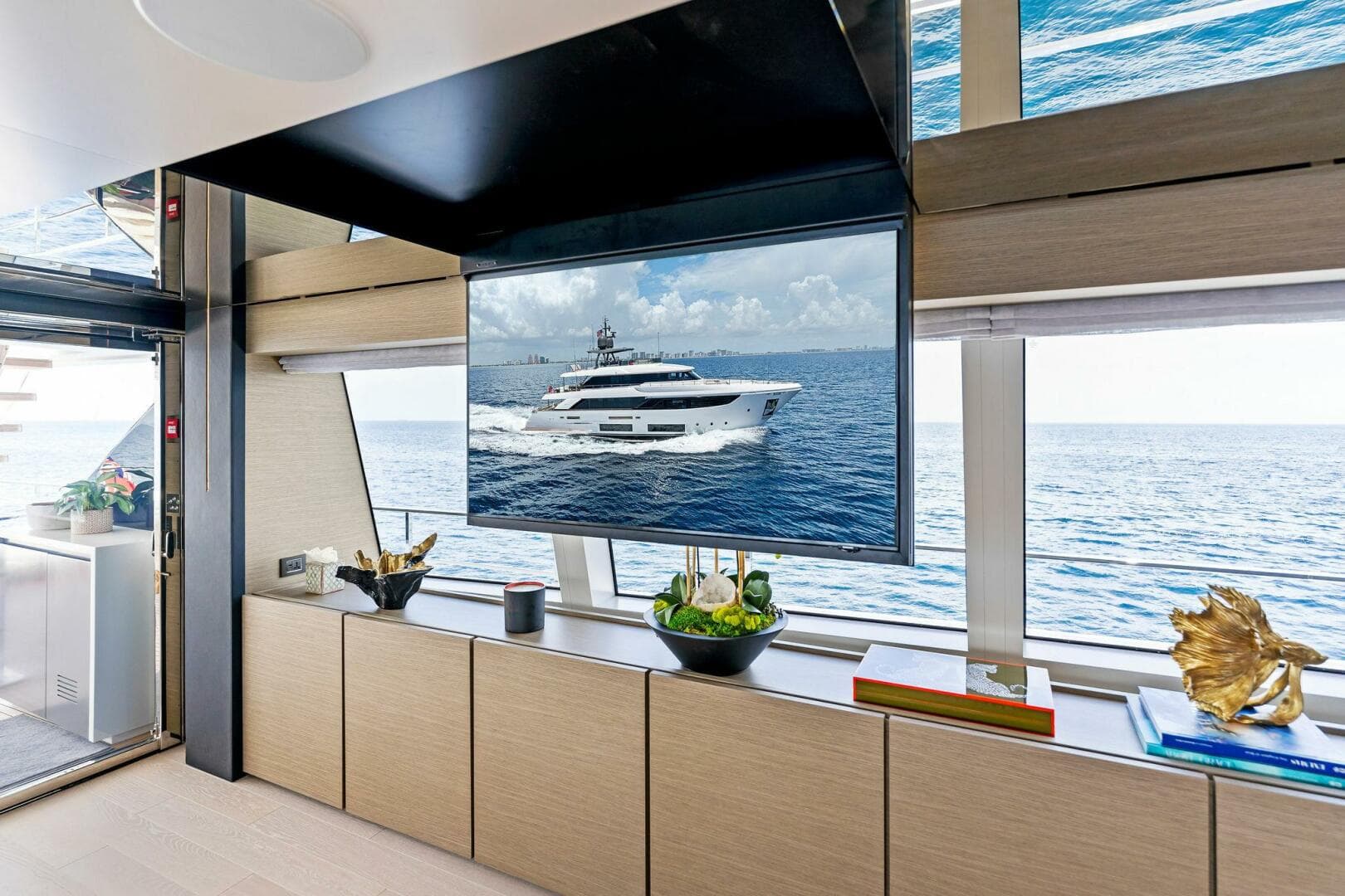 2024 Custom Line 33 Navetta — photo 58