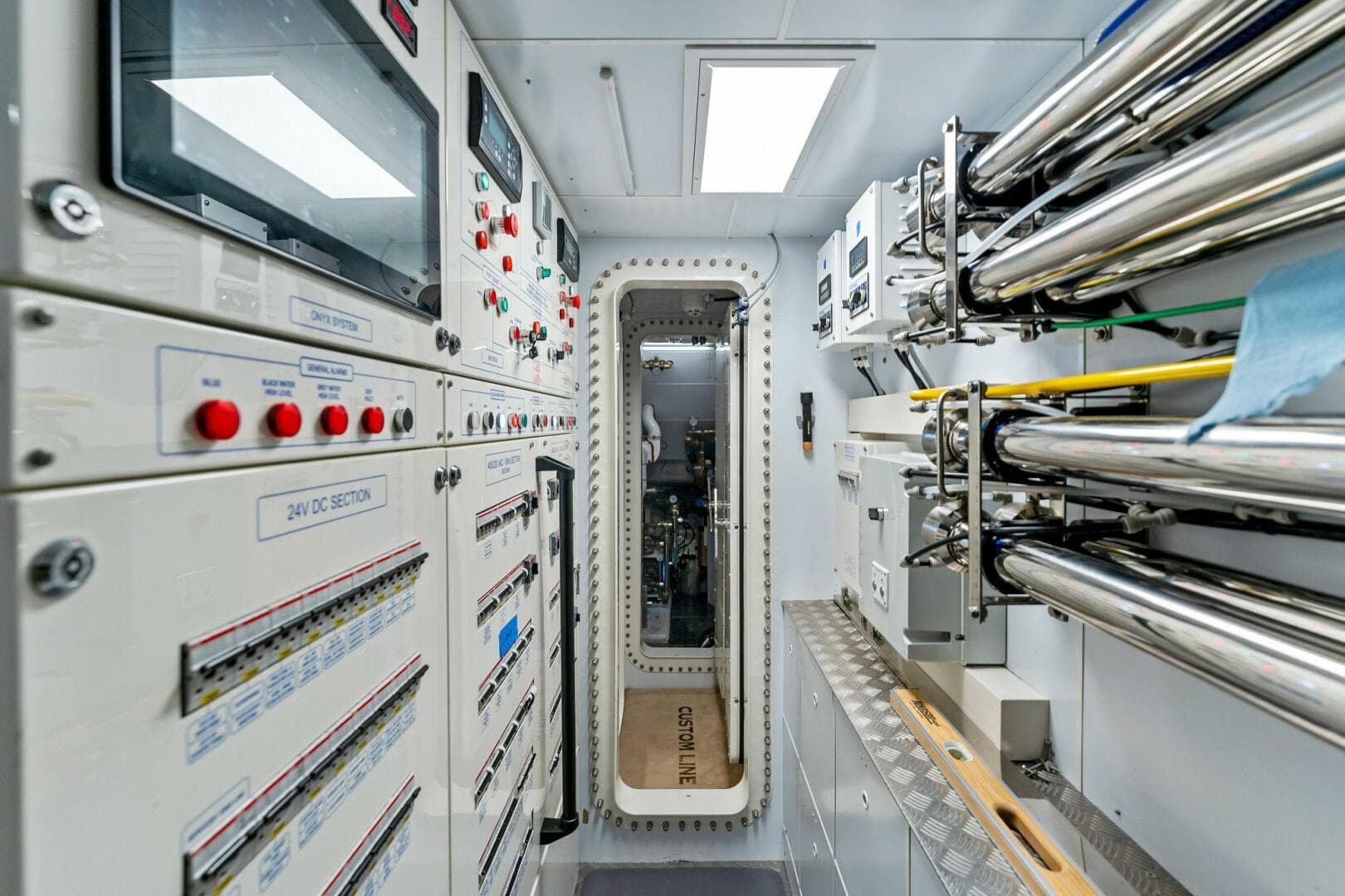 2024 Custom Line 33 Navetta — photo 105