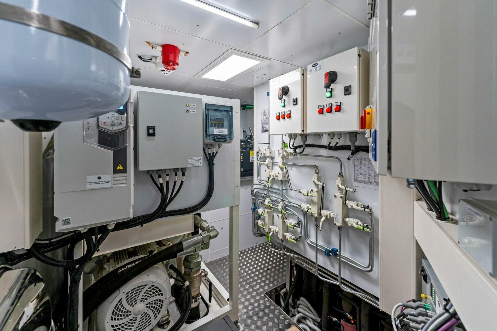 2024 Custom Line 33 Navetta — photo 108