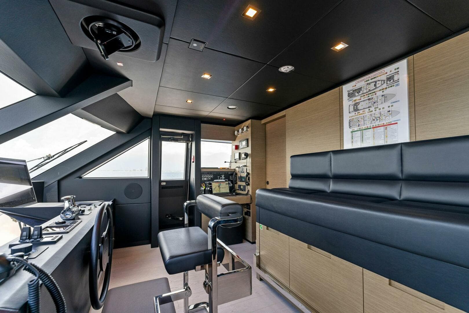 2024 Custom Line 33 Navetta — photo 53